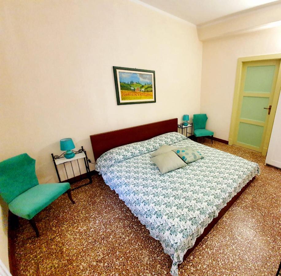 Bed and Breakfast Il Girasole ...At Andorus' House Erli Экстерьер фото